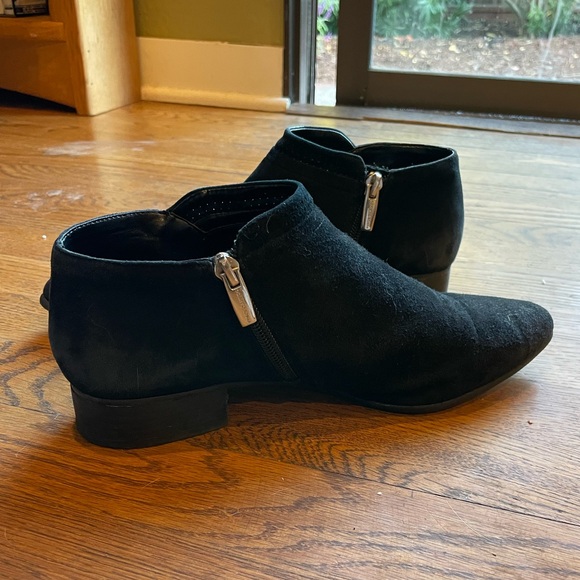 Vince Camuto black booties size 8.5 - Picture 5 of 6